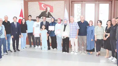 YKS’de Derece Yapan Öğrencileri Ödüllendirdi