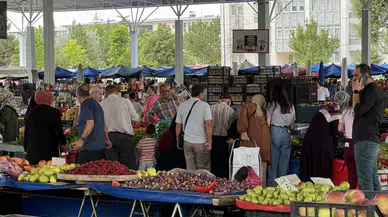 Pazarda Çadırlar Kalkıyor