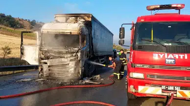 Seyir Halindeki Tır Alev Aldı