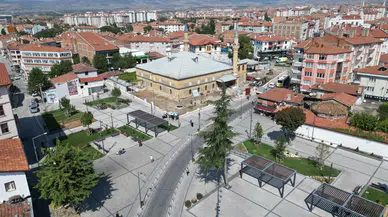 Ulu Cami Etrafındaki Asırlık Ağaçlar Kesildi