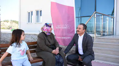 Yeni Öğrencileri Rektör Karşıladı