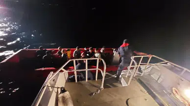 Ayvalık’ta 3’ü Çocuk 11 Göçmen Kıyı Güvenlik Botuyla Kurtarıldı