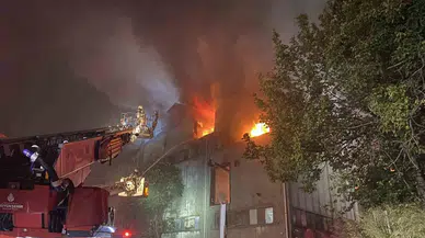 Bağcılar’da 5 Katlı Fabrika Alevlere Teslim Oldu