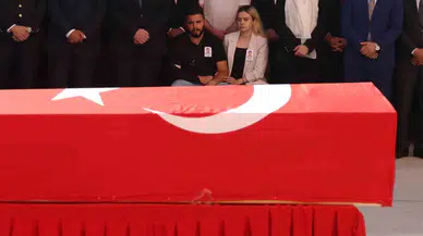 Birebir Taarruzda Yaralanan Polis Memuru Şehit Olan Misyon Arkadaşını Gözyaşları ile Uğurladı