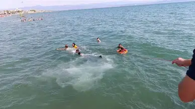 Boğulma Tehlikesi Geçiren Çocuğu Kıyı Güvenlik Kurtardı