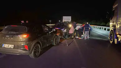 Burdur-Antalya Karayolu’nda 2 Araba Baş Başa Çarpıştı: 5 Yaralı
