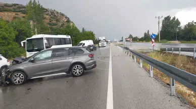 Burdur-Fethiye Kara Yolunda İki Araba Çarpıştı: 6 Yaralı