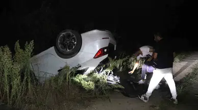 Çarpışan Arabalardan Biri Takla Atarak Kanala Devrildi: 2 Yaralı