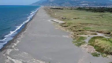 Deniz Kaplumbağalarının Mevte Yürümemesi İçin Erol Öğretmen Nöbette