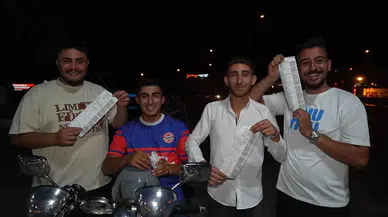 "Devletimiz Sağ Olsun" Diyerek, Ceza Makbuzlarıyla Poz Verdiler