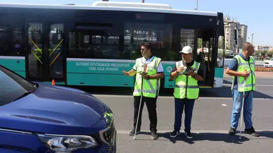 Görme Engelliler Trafik Kontrolü Yaptı, Beyaz Bastona Dikkat Çekti