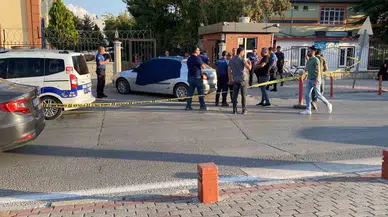 Karısını Alışverişe Gitmek İçin Aldığı Arabasında "Kıskançlık" Tartışmasında Öldürmüş