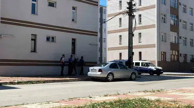 Kastamonu’da Hareketli Saatler, Silahlı Saldırgan Dehşet Saçtı: 2 Polisi Yaraladı, Ailesini Rehin Aldı