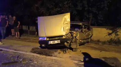 Kaza Yapan Arabalara Tır Çarptı: 1 Meyyit, 1 Yaralı