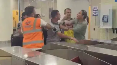 Marmaray’da Bayan Yolcu ile Güvenlik Vazifeleri Ortasındaki Hengame Kamerada