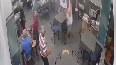 Rahat Tutumlarıyla Kahvehaneye Giren Şahıs, İşletmeciyi Bu türlü Bıçakladı