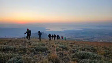 Vangölü Aktivistleri Derneği Üyeleri Süphan Dağı’na Tırmandı