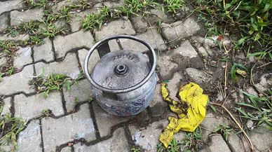 Yangına Müdahale Eden İtfaiye Gruplarına İtfaiye Aracını Yıkayarak Teşekkür Ettiler