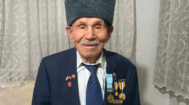 94 Yaşındaki Kore Gazisi Çalınan Silahı ve 74 Yıllık Anılarının Akabinde Gözyaşı Döktü