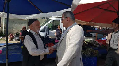 Başkan Ünlü, Pazarda Vatandaşları Dinledi
