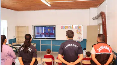 Jandarma, Öğrencilerin İlk Gün Heyecanına Ortak Oldu