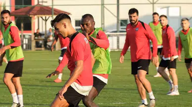 Kırmızı-Siyahlılar Yola Çıktı