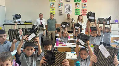 Miniklere Okul Hediyesi