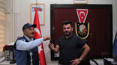 Ahlatlı Esnaf, Yerde Bulduğu Bir Kese Altını Sahibine Teslim Etti