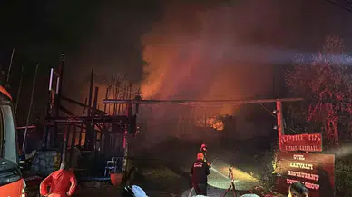 Ahşap Otel ve Kovboy Kasabası Alev Alev Yandı