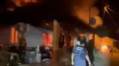 Antalya’da 2 Gecekondu Alev Alev Yandı