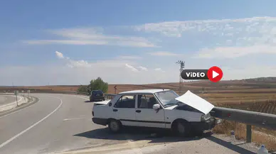Otomobil Bariyerlere Çarptı: İki Yaralı