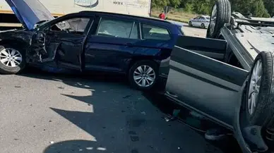 D-650’de Araba ile Çarpışan Cip Takla Attı: 8 Yaralı