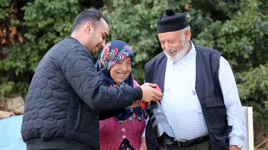 Elini Hanımının Omzuna Koymak İçin Müsaade İstedi, İmgeyi Milyonlarca Kişi İzledi
