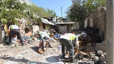 Etrafı Duvarlarla Çevrili Konuta Giren Gruplar Hayatının Şokunu Yaşadı
