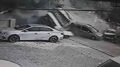 Freni Patlayan Hafriyat Kamyonunun Araçları Kağıt Üzere Ezdiği Anlara İlişkin İmaj Feci Kazanın Büyüklüğünü Gözler Önüne Serdi