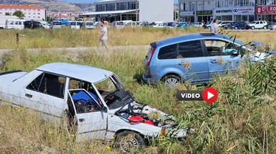 Hastane Önünde Kaza, 4 Kişi Yaralandı