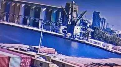 İzmir’de Hareket Yaptığı Sırada Denize Düşen Aracın Şoförü Öldü