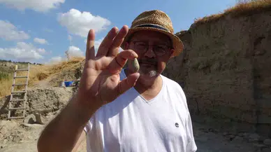 Maydos Antik Kenti’nde 3 Bin 400 Yıllık Kurşundan Üretilmiş Sapan Taşı Bulundu