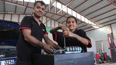 Oto Tamirhanesinin 13 Yaşındaki Irmak Ustası, Yılların Ustalarına Taş Çıkarıyor