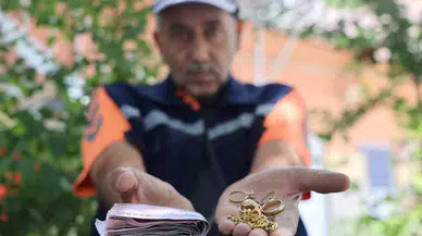 Paklık İşçisinden İnsanlık Dersi: Altın ve Para Dolu Cüzdanı Polise Teslim Etti