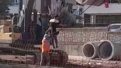 Personeller, Kepçeye Kurdukları Salıncakta Çocuklar Üzere Eğlendi