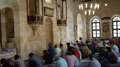 Sarsıntı Sonrası İbadete Kapatılan Kozluca Camii Tekrar Cemaatine Kavuştu
