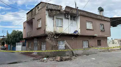 “Süper Hücre” Konutun Damını ve Balkonunu Çökertti