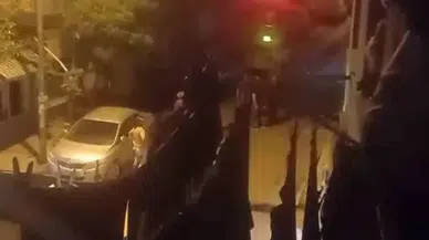 Taksi Parasını Ödemedi, Taksiciler Kapısına Dayandı