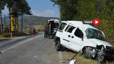 Hafif Ticari Araç Devrildi: 4 Yaralı