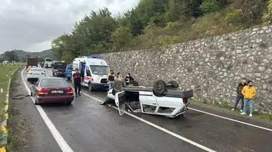 Yolcu Otobüsüne Çarpan Araba Takla Attı: 7 Yaşındaki Çocuk Hayatını Kaybetti
