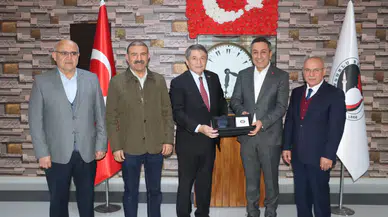 Dere, Onursal Başkan Tanrıverdi’yi Ağırladı