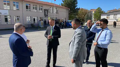 Eski Okuluna Duygulandıran Ziyaret