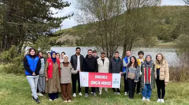 Gençler Gölette Temizlik Yaptılar