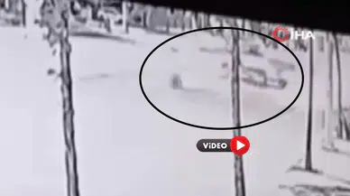 Hızla Gelip Kamyonete Çarptı, O Anlar Kamerada